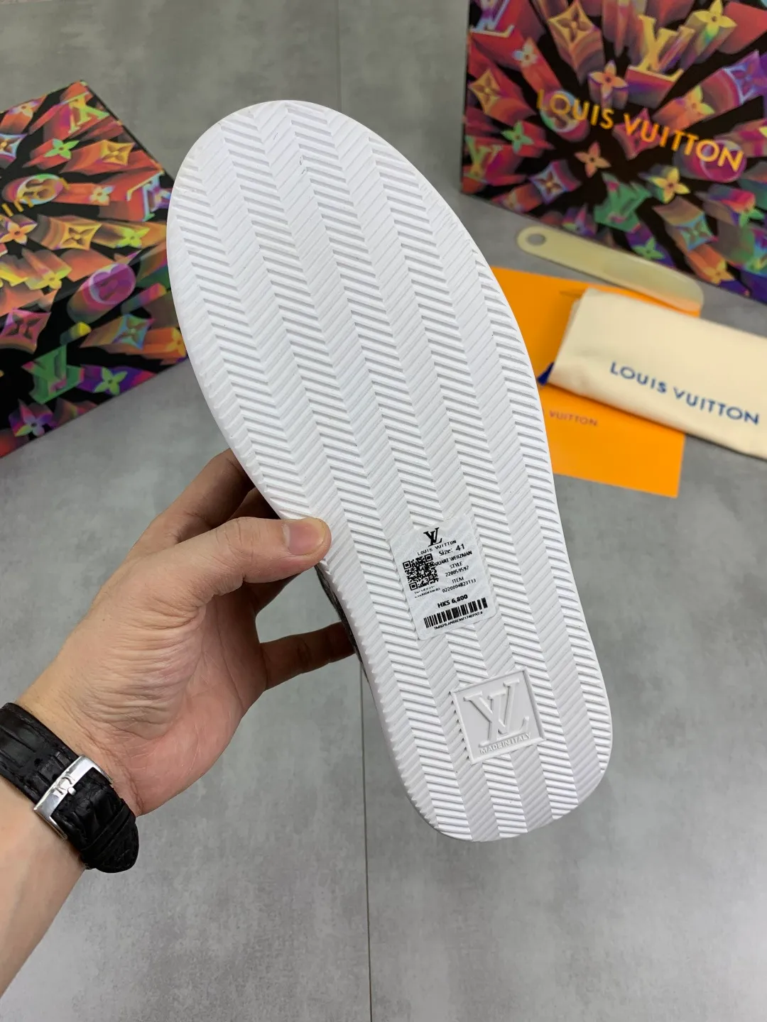 Men's men's shoes💰P520💰[New model]🆘High quality cowhide [Louis Vuitton]LV official website latest model🎁casual and fashionable men's shoes👟hot style💥simple and elegant style, exclusive for trendy men. Unique official website latest brand elements👑original decoration, fashionable and generous, the fabric is made of original denim➕comfortable and breathable mesh lining➕cow leather feet ✅The official website specifies wear-resistant casual outsole, the classic model is taken in real life🎬Color: 5⃣️colors available😍Number of codes: 38-44 Full set of packaging